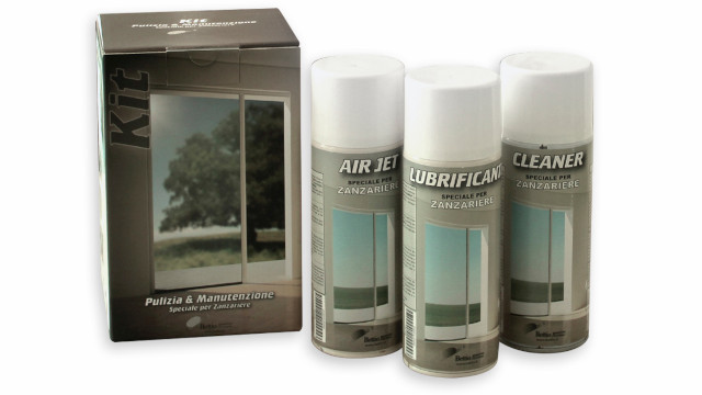 La confezione con i tre prodotti Bettio per manutenzione e pulizia: Air Jet, Lubrificante e Cleaner Immagine della confezione esterna e delle tre bombolette spray con i prodotti di pulizia di Bettio