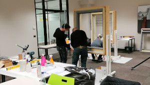 L'esame nella sede Finstral di Alessandria.Alessandro Finocchieti con l'esaminatore durante l'esame pratico. Clicca per ingrandire L'esame nella sede Finstral di Alessandria. Alessandro Finocchieti con l'esaminatore durante l'esame pratico.