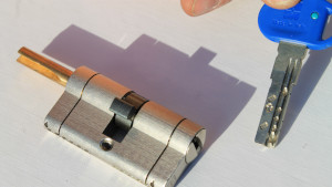 Una chiave piatta di media qualità Una chiave piatta di media qualità
