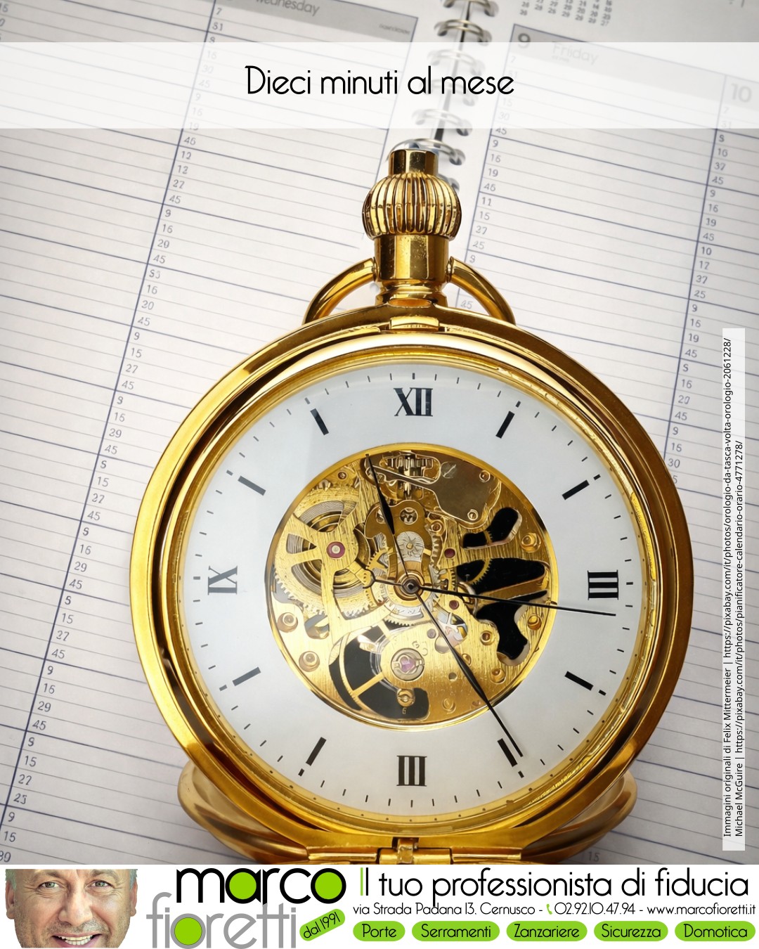 Orologio da tasca su agenda settimanale aperta, simbolo della gestione del tempo e della pianificazione Orologio da tasca su agenda settimanale aperta, simbolo della gestione del tempo e della pianificazione